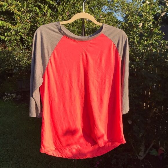 Women’s Baseball Top - Picture 1 of 9